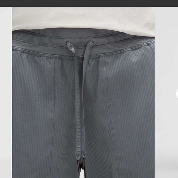 Lululemon Dance Studio Relaxed-Fit Mid-Rise Cargo Pant
Oil Grey - Picture 4 of 13